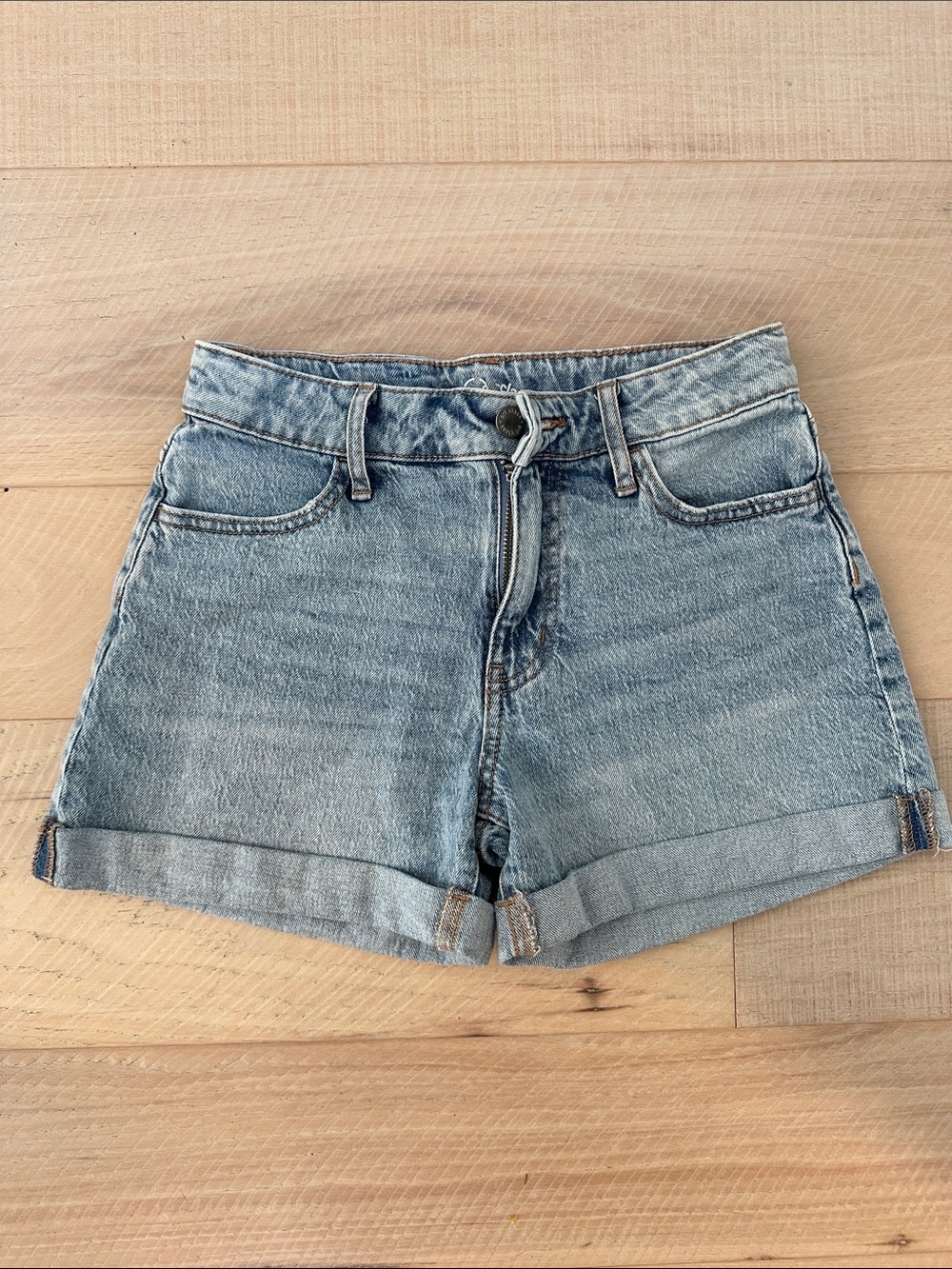 Art Class Light Blue Denim Roll-Hem Shorts - Girls large
